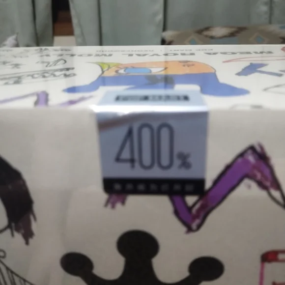 Pop Mart- Mega Royal Molly - Childishness 400% - Picture 5 of 8